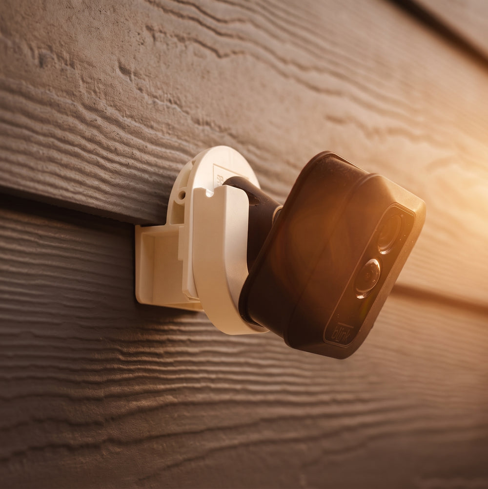 EASY™ Vinyl Siding Blink Camera Complete Systems